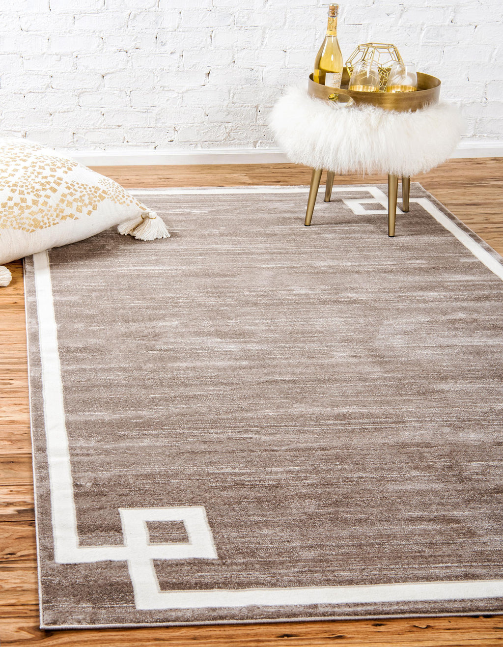 Dangelo - Modern European Bordered Rug