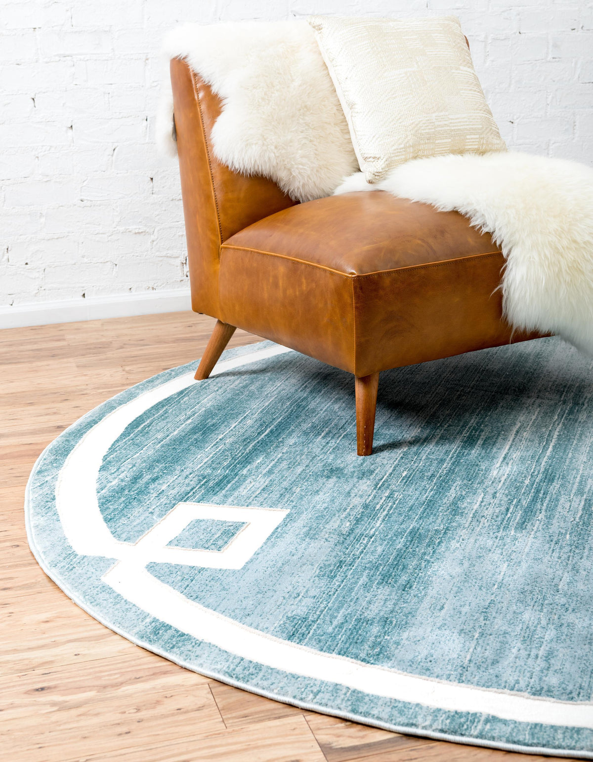 Dangelo - Modern European Bordered Rug