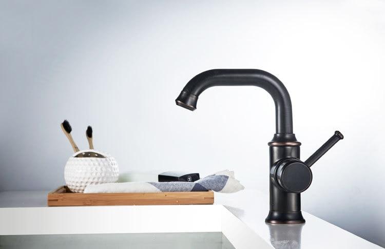 Anaia - Vintage-Style Brass Bathroom Faucet