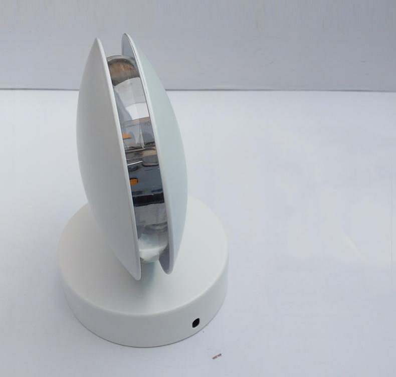 Round Wall-Mounted LED Lamp